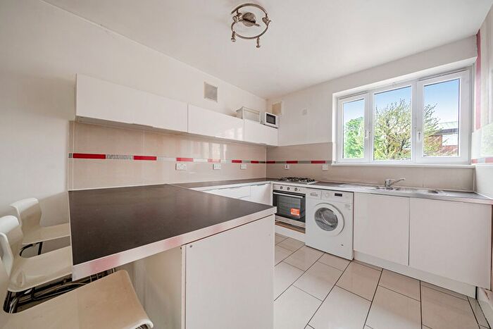 3 Bedroom Flat To Rent In Gravenel Gardens, Nutwell Street, London, SW17