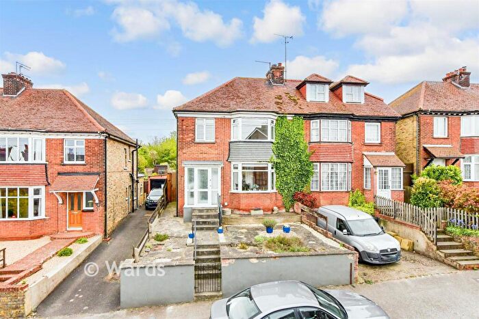 3 Bedroom Semi Detached House For Sale In College Road, Margate, Kent, CT9