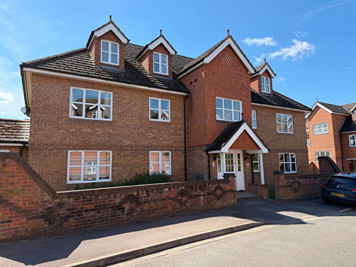 2 Bedroom Apartment For Sale In Riverview Gardens, Cobham, KT11
