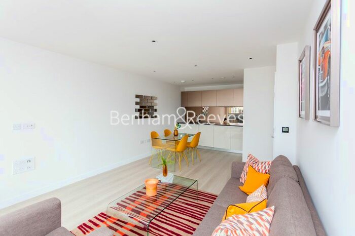 1 Bedroom Flat To Rent In Kempton House, Kew Bridge Road, Brentford, TW8