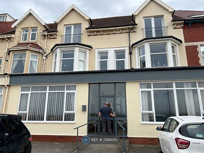 1 Bedroom Flat To Rent In Queens Promenade, Blackpool, FY2