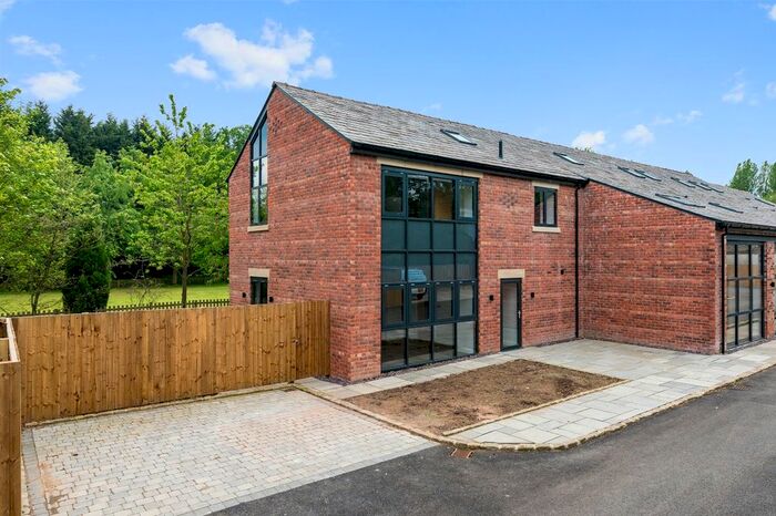 3 Bedroom Barn Conversion For Sale In Old Moss Lane, Glazebury, Warrington, Lancashire, WA3
