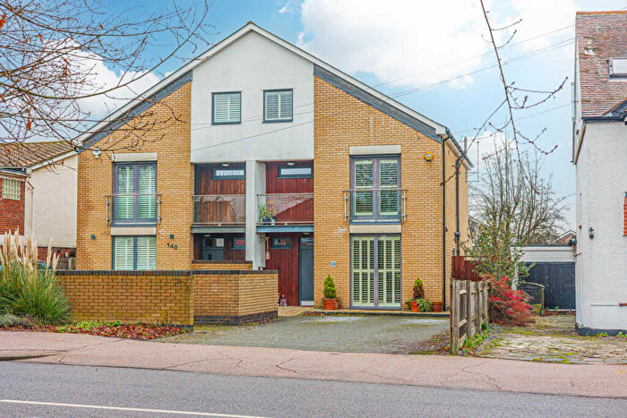 5 Bedroom Semi Detached House For Sale In Eastwood Road, Leigh-on-sea, SS9