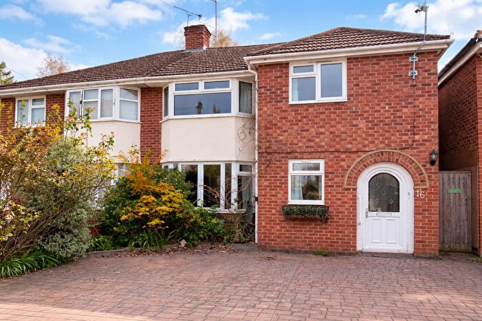 4 Bedroom Semi Detached House To Rent In Gordon Close, Oxford, OX3