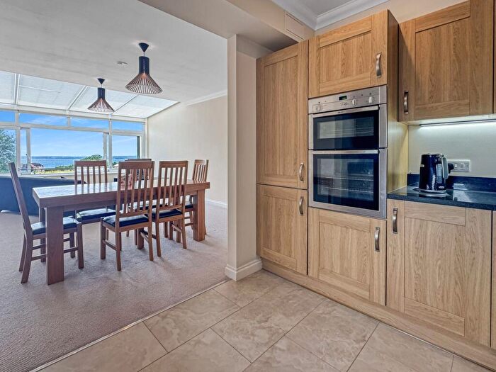 2 Bedroom Apartment For Sale In Baring Road, Westpoint, PO31