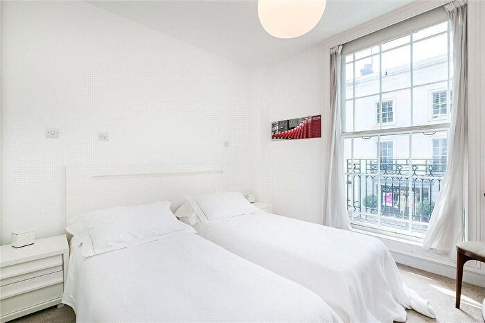 2 Bedroom Flat To Rent In Beauchamp Place, London, SW3