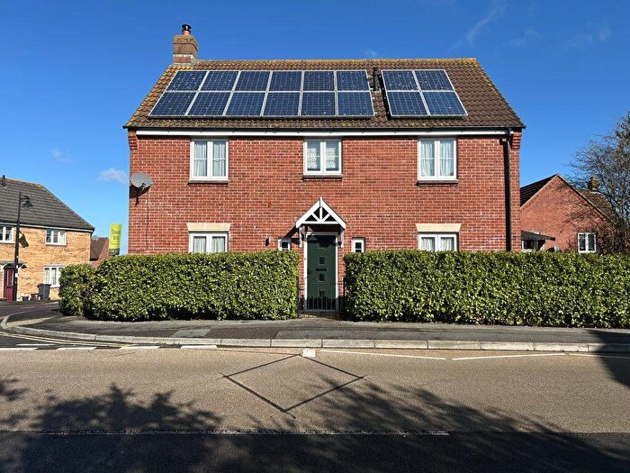 4 Bedroom Detached House For Sale In Biddlesden Road, Yeovil, BA21