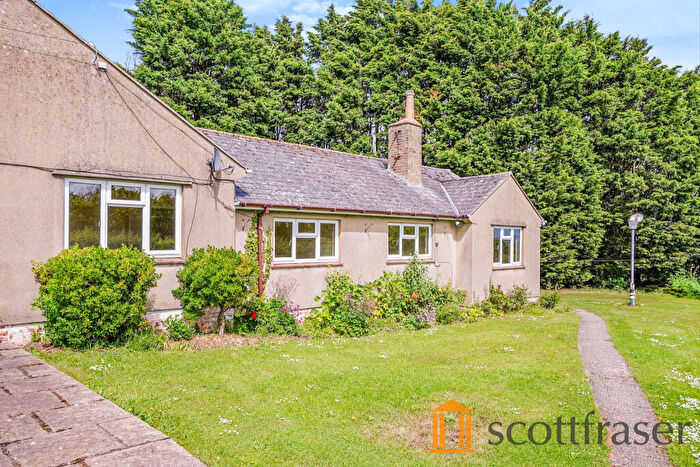 4 Bedroom Bungalow To Rent In Oxford Road, OX29