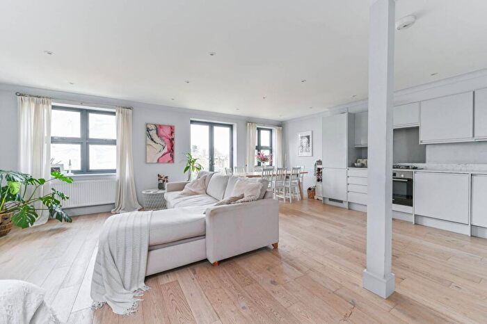 2 Bedroom Flat For Sale In Beardell Street, Crystal Palace, London, SE19