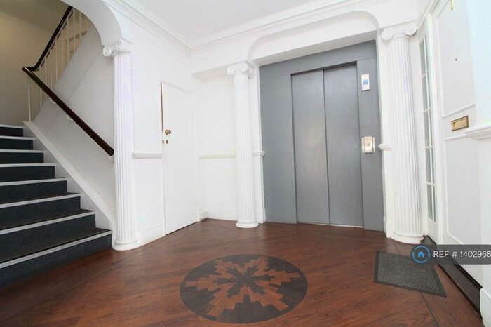 3 Bedroom Flat To Rent In Crystal Palace Park Road, London, SE26