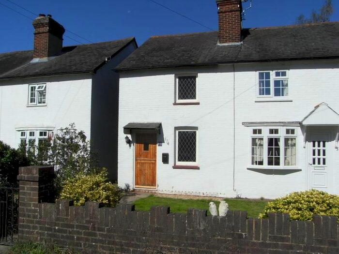 2 Bedroom Property To Rent In Pound Place, Shalford, Guildford, GU4