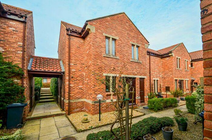 2 Bedroom End Of Terrace House For Sale In Avenue House Court, Knaresborough, HG5