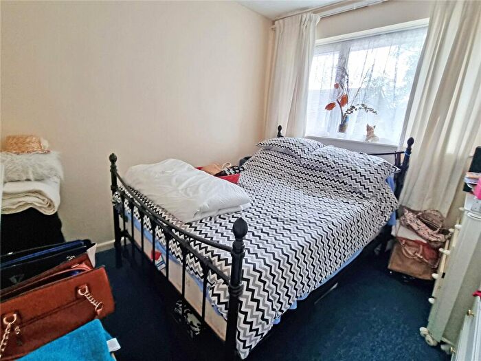 3 Bedroom Terraced House For Sale In Willowdene Close, New Milton, Hampshire, BH25