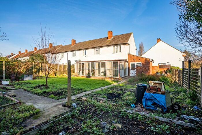 3 Bedroom End Of Terrace House For Sale In Pemberton Close, St. Albans, Hertfordshire, AL1