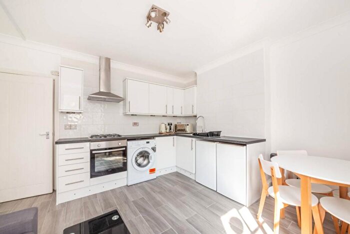 2 Bedroom Flat To Rent In Chalton Street, Euston, London, NW1