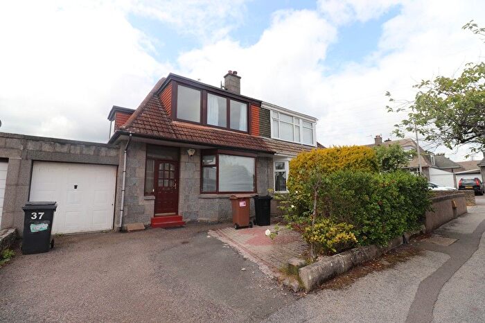 3 Bedroom Semi-Detached House To Rent In Airyhall Gardens, Aberdeen, AB15