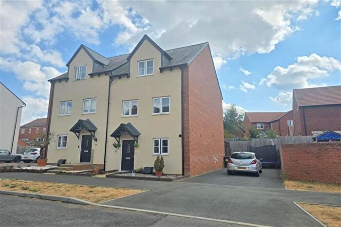2 Bedroom Semi-Detached House To Rent In Bedroom Semi Detached House, MK40