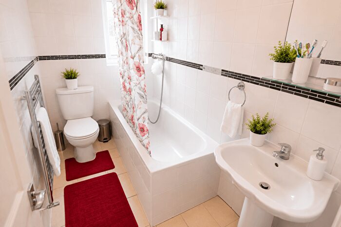 2 Bedroom Flat To Rent In Leytonstone, London, E11