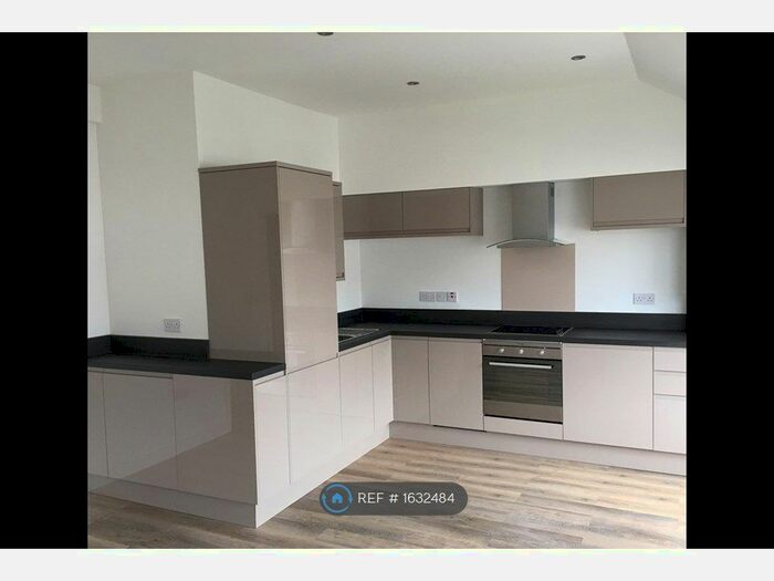 2 Bedroom Flat To Rent In Litchfield Road, Sutton, SM1