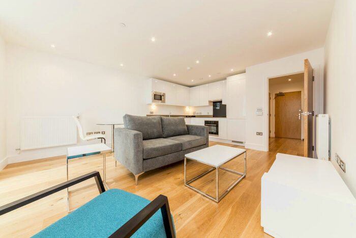 1 Bedroom Apartment To Rent In Sky View Tower, High Street, Stratford, London, E15