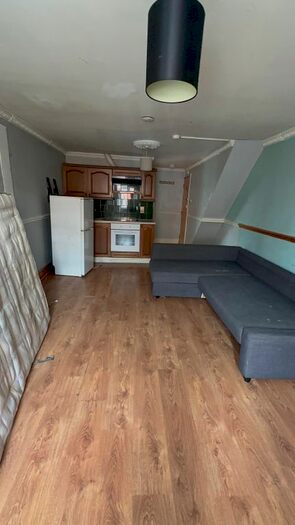 Studio To Rent In Collingdon Street, Town Centre, Luton, Bedfordshire, LU1