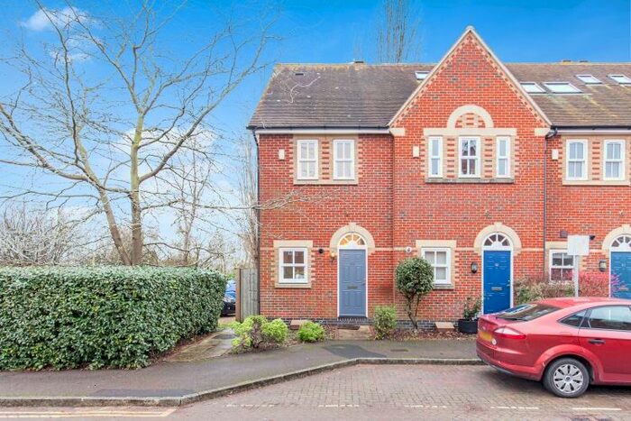 2 Bedroom End Of Terrace House To Rent In Plater Drive, Oxford, OX2