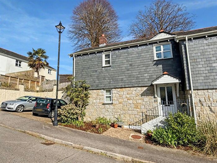 2 Bedroom Semi-Detached House For Sale In Vinery Meadow, Penryn, TR10