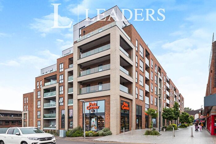 2 Bedroom Flat To Rent In Elizabeth Place, Queens Road, RH19