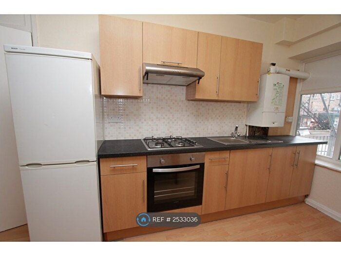 3 Bedroom Flat To Rent In Finchley Lane, London, NW4
