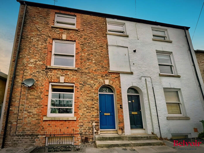 2 Bedroom Flat To Rent In St James St, Cheltenham, GL52