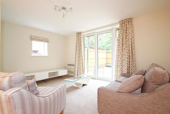 1 Bedroom Apartment To Rent In Meadow Court, Oxford, OX2