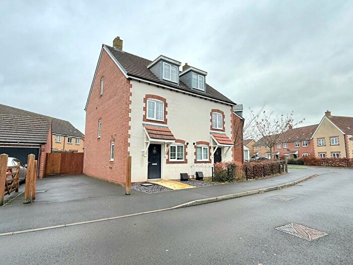 3 Bedroom Semi Detached House To Rent In Culverhouse Road, Swindon, SN1
