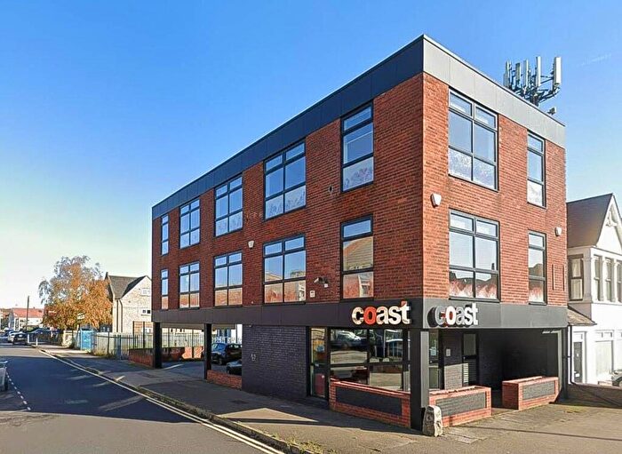 2 Bedroom Apartment For Sale In London Road, Hadleigh, Benfleet, SS7