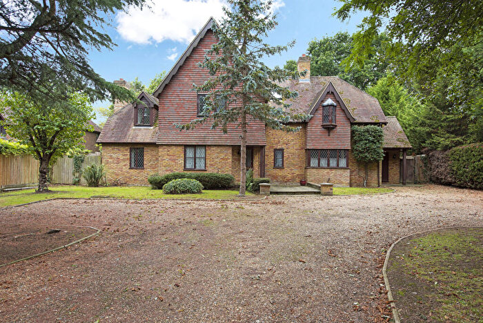 5 Bedroom Detached House For Sale In Thicket Road, Houghton, Huntingdon, Cambridgeshire, PE28