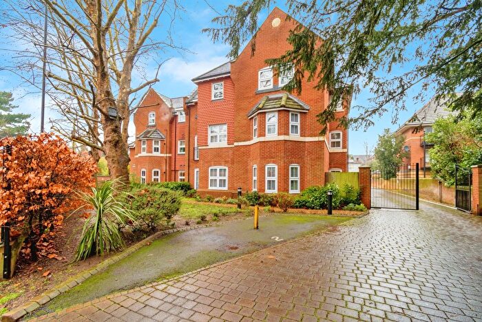 2 Bedroom Flat For Sale In Archers Road, Banister Park, Southampton, Hampshire, SO15