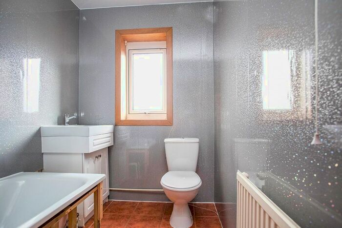 2 Bedroom Flat To Rent In Caroline Crescent, Alva, Clackmannanshire FK12