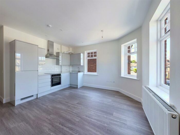 2 Bedroom Apartment To Rent In New Writtle Street, Chelmsford, CM2