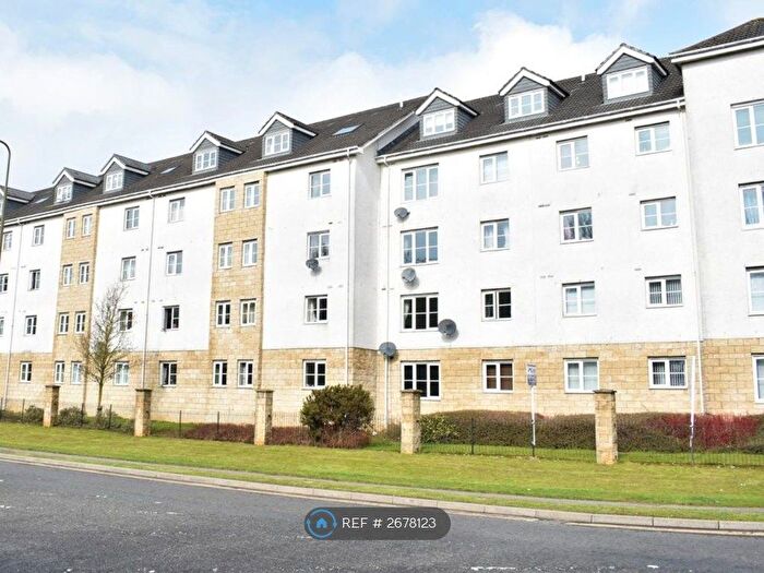 2 Bedroom Flat To Rent In Queens Crescent, Livingston, EH54
