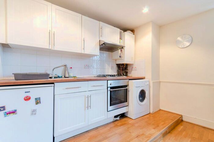 1 Bedroom Flat To Rent In West Hill, West Hill, London, SW18