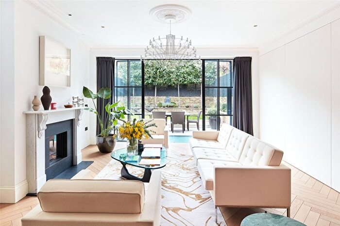 5 Bedroom End Of Terrace House For Sale In Melrose Gardens, London, W6