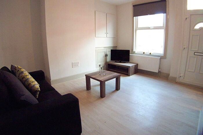 3 Bedroom Terraced House To Rent In Autumn Street, Hyde Park, Leeds, LS6