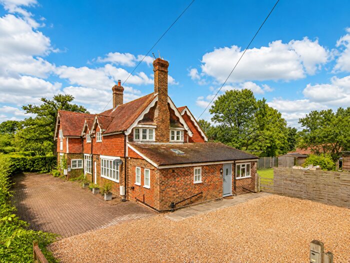 3 Bedroom Semi Detached House For Sale In Hever Road, Edenbridge, Kent, TN8