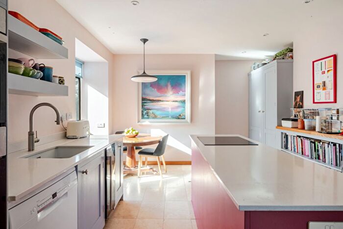 4 Bedroom Detached House For Sale In Park Road, Winchester, SO22