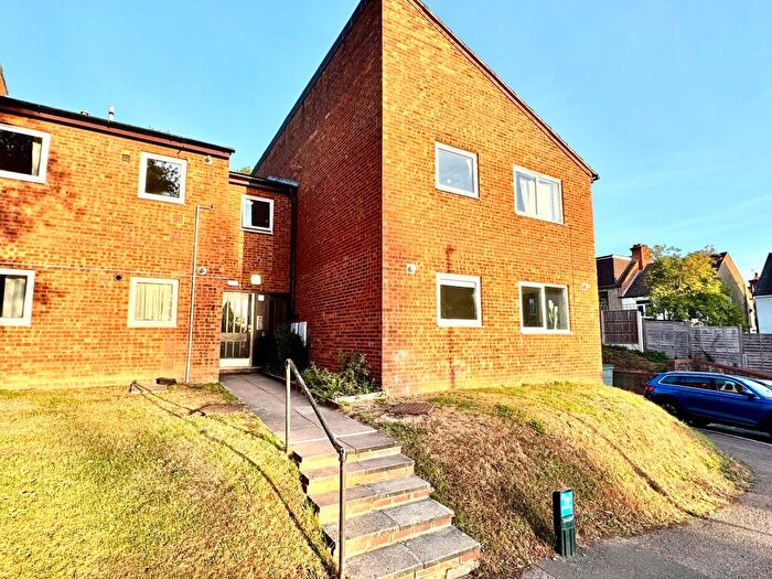 1 Bedroom Flat For Sale In Rowan Close, Luton, LU1