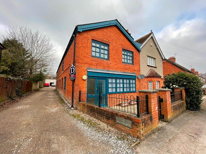 2 Bedroom Apartment To Rent In Salcombe Road, Newbury, RG14