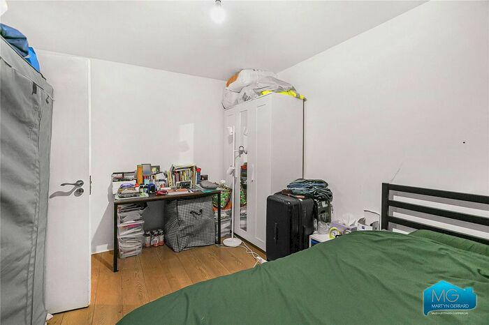 2 Bedroom Flat To Rent In Grange Gardens, London, N14