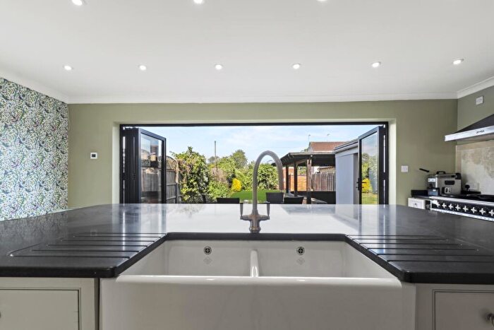 4 Bedroom Detached House For Sale In Thrapston Road, Finedon, Wellingborough, NN9