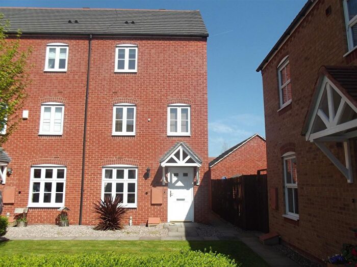 3 Bedroom Property To Rent In Iron Way, Bromsgrove, B60