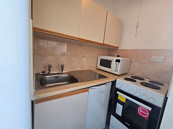 1 Bedroom Flat To Rent In Chatsworth Road, London, E5