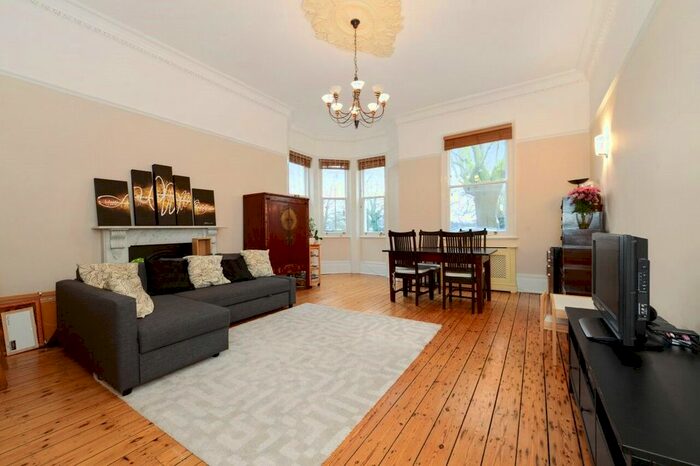 3 Bedroom Flat To Rent In North Common Road, Ealing, London, W5